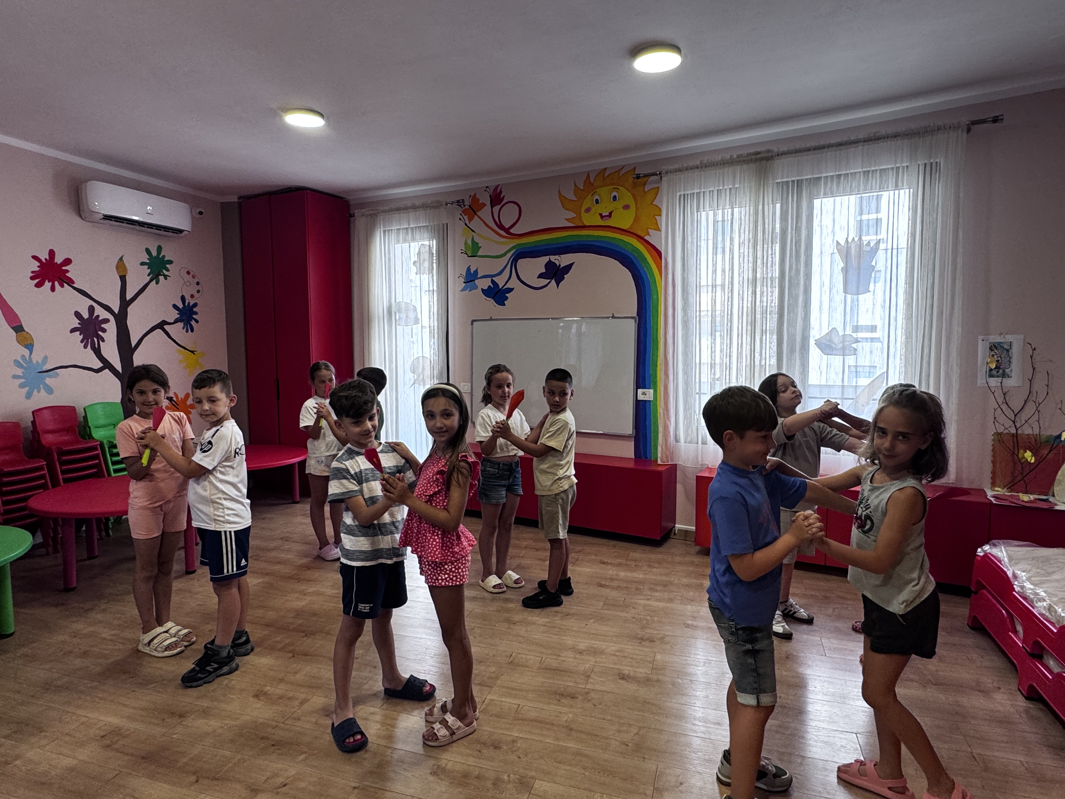 Fëmijë në aktivitet dance në Time Center